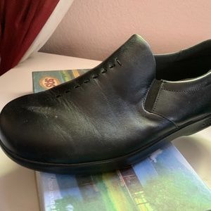 Sas 11 1/2 WW black Walking shoes